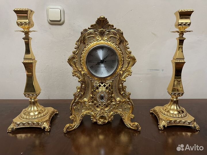 Каминные часы с подсвечниками