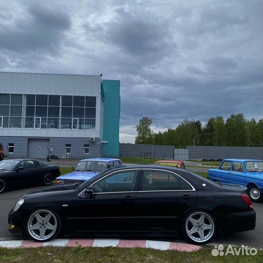 Toyota Crown Majesta 4.3 AT, 2005, 300 000 км