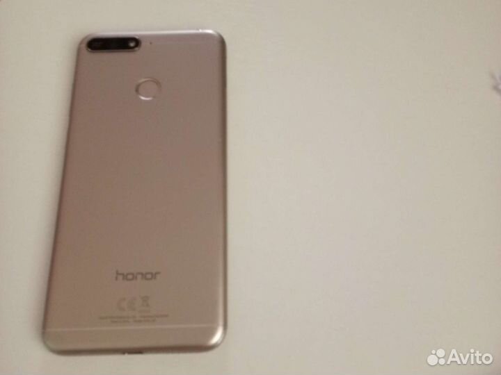 Телефон honor 7а