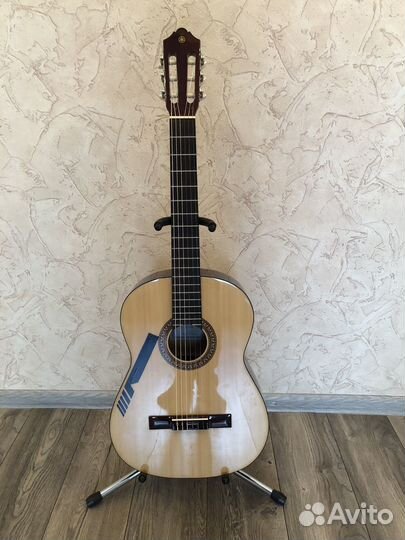 Классическая гитара Yamaha