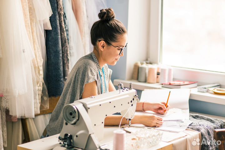 Швея на халат