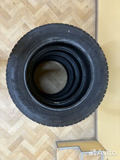 Pirelli Formula Ice FR 225/60 R18 104