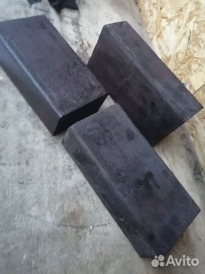 Чугунные чушки и дверь для бани