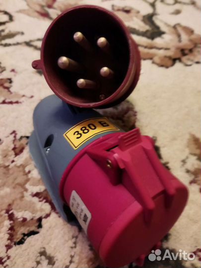 Вилка розетки на 380