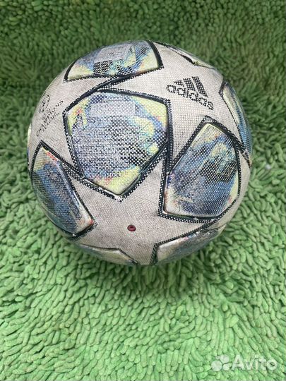 Футбольный мяч adidas лига чемпионов 2019-2020