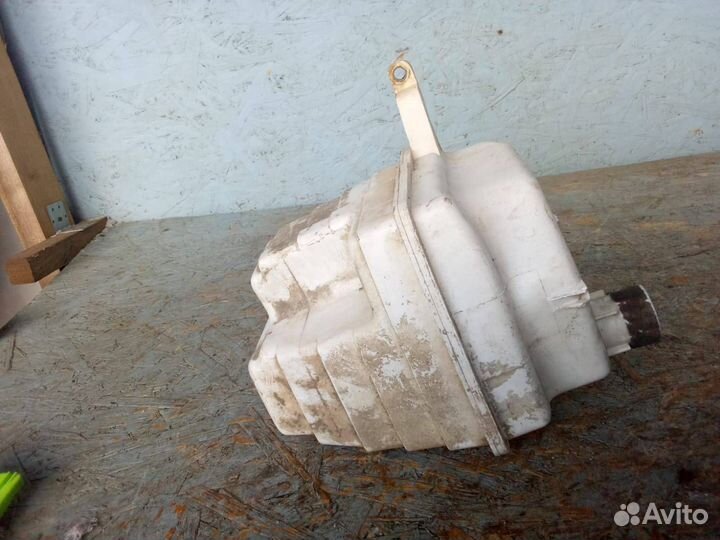 Бачок омывателя Geely Emgrand EC7