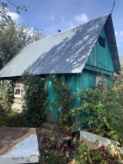 Дом 10,9 м² на участке 5 сот.