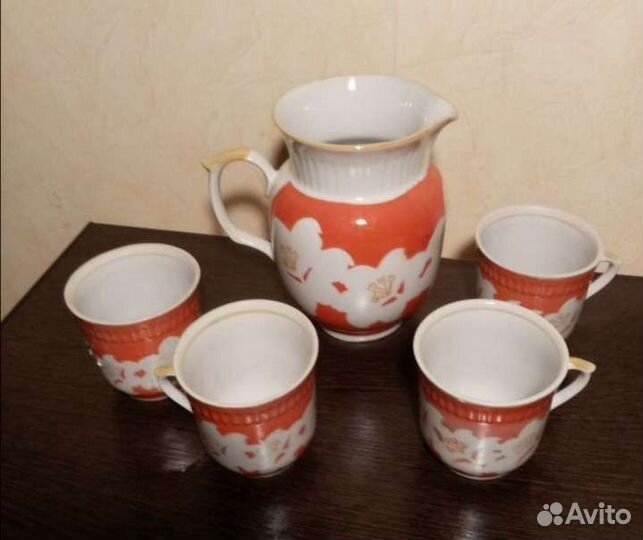 Кувшин и 4 чашки