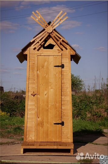 Дачный туалет деревянный