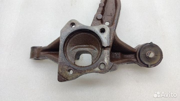 Кулак поворотный задний левый Toyota Camry XV55