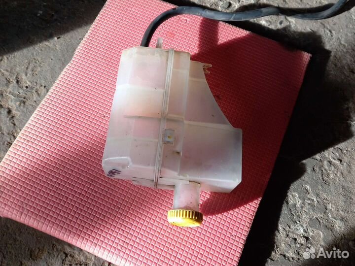 Бачек расширительный nissan note E11