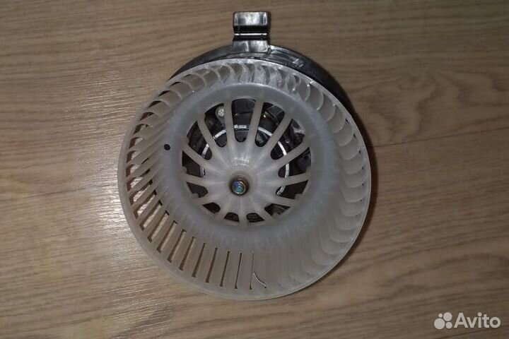 Мотор отопителя салона renault Sandero 2008