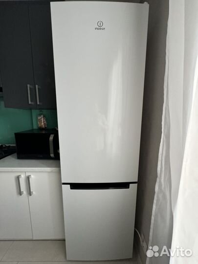 Холодильник indesit