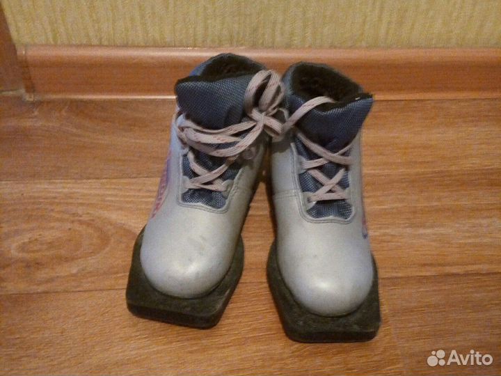 Лыжные ботинки