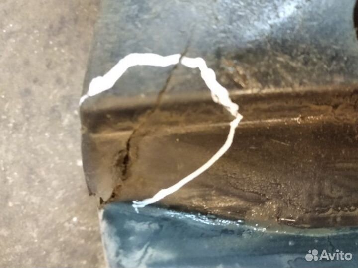 Защита днища задняя правая Volkswagen Passat B6