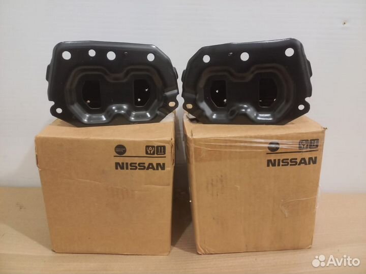 Кронштейн усилителя бампера Nissan Murano Z52