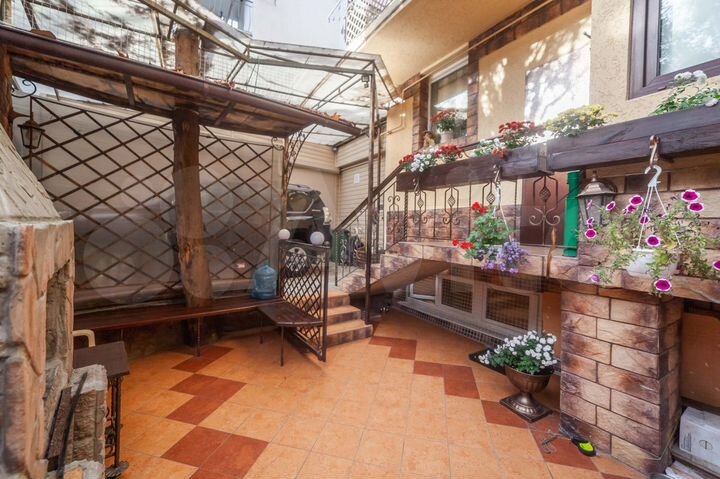 2-к. квартира, 60 м², 3/3 эт.