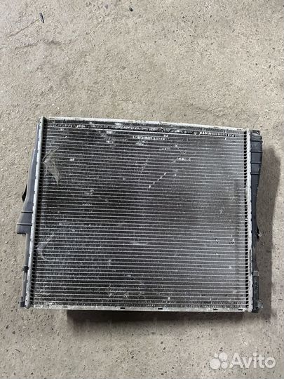 Радиатор охлаждения BMW X3 E83
