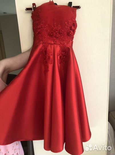 Платье нарядное