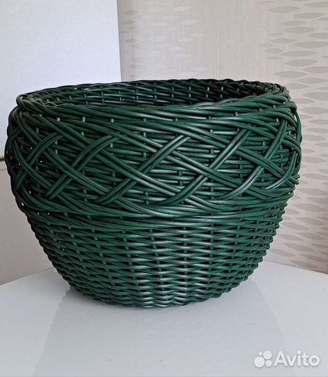 Кашпо из искусственного ротанга