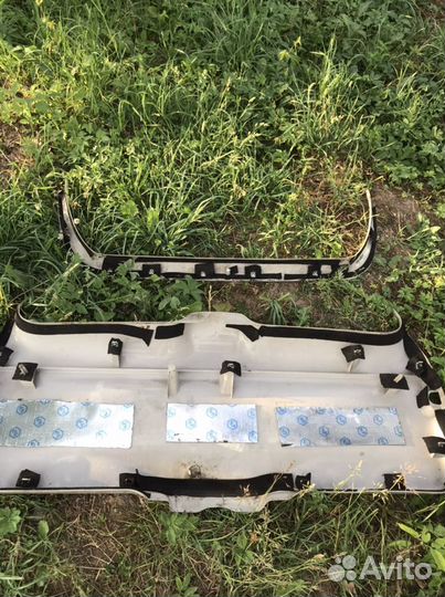 Обшивка двери багажника шевроле трейлблейзер