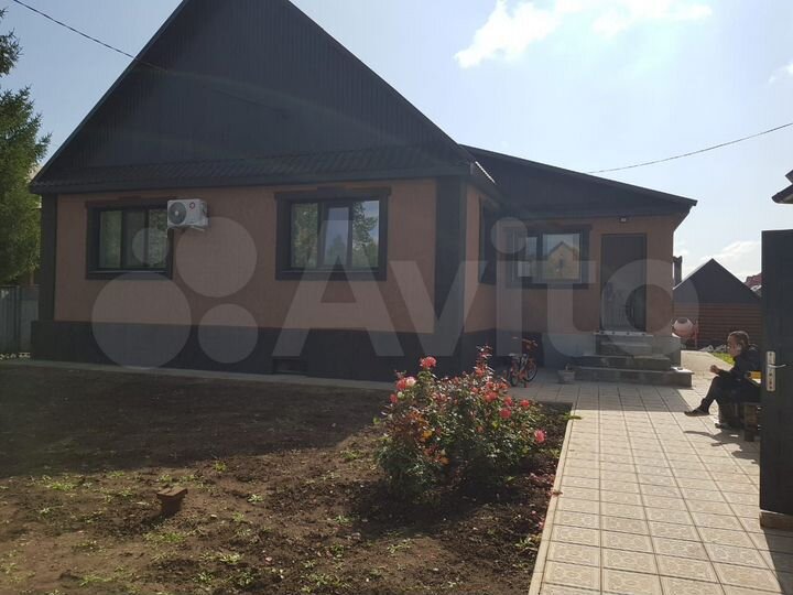 Дом 198 м² на участке 11 сот.