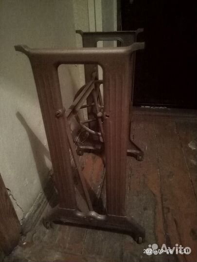 Станина от швейной машины + краска
