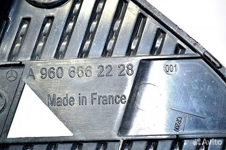 Ступенька подножки нижняя, левая mercedes-benz Act