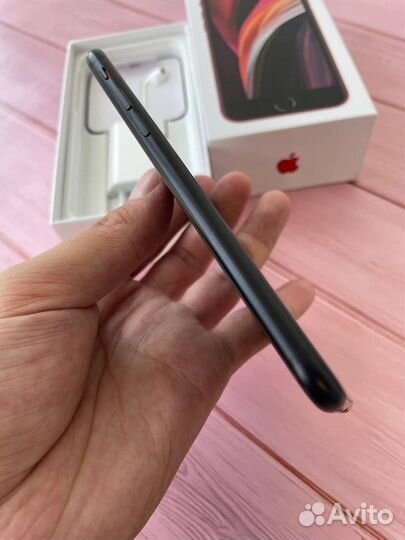 iPhone SE (2020), 64 ГБ