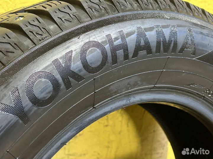 Yokohama Ice Guard Stud IG55 215/65 R16 102T