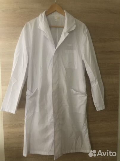Белый медицинский халат