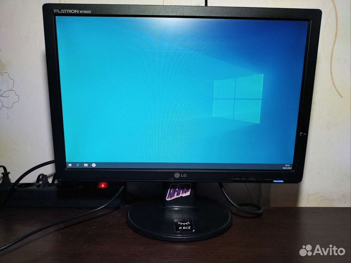 Монитор LG 19