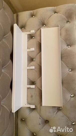 Полка для ванной с крючками