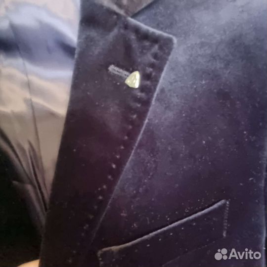 Шикарный костюм для мальчика 140