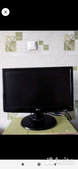 Монитор LG 19