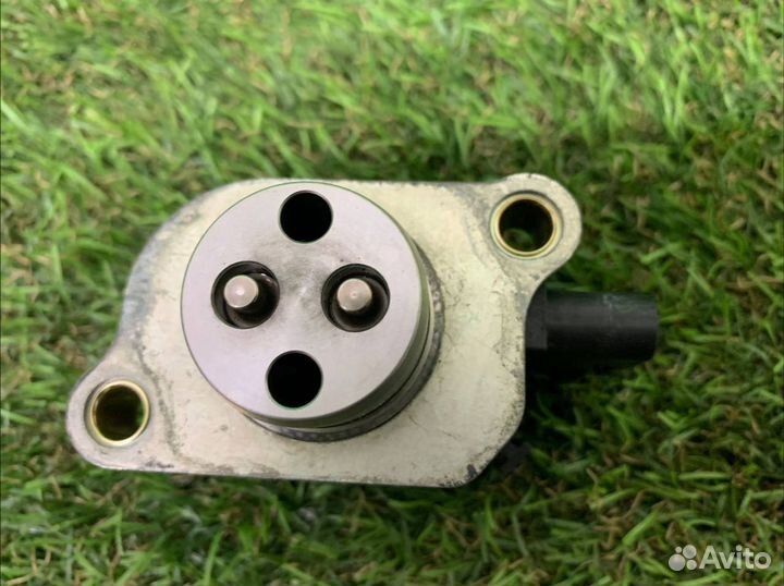 Клапан электромагнитный правый M176 M177 Mercedes