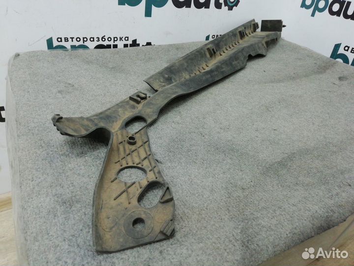 Уплотнитель переднего левого крыла 63829-1ZS0A