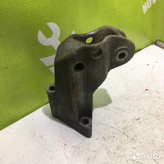 Кронштейн двигателя правый Фиат Пунто 176