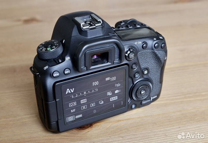 Зеркальный фотоаппарат Canon 6D mark ii