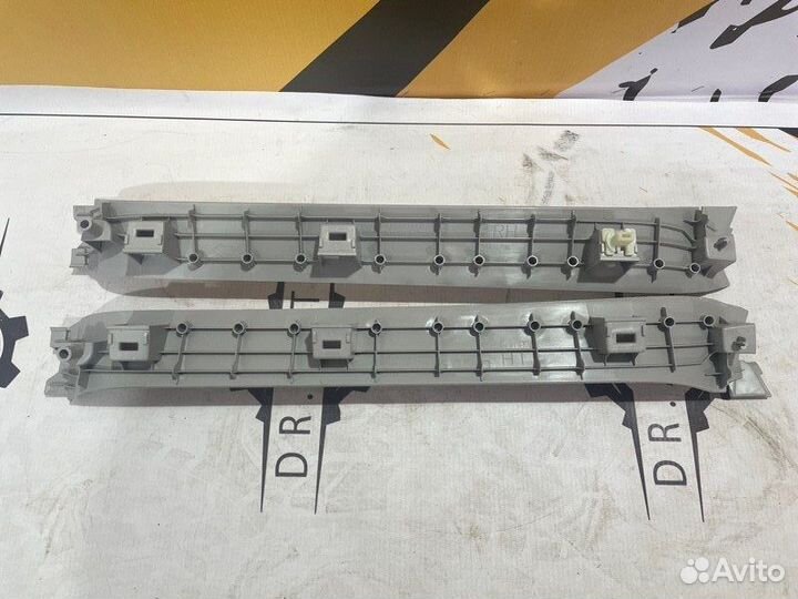 Обшивка багажника задняя RH LH Toyota Land Cruiser