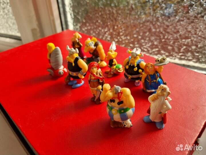 Игрушки из киндера