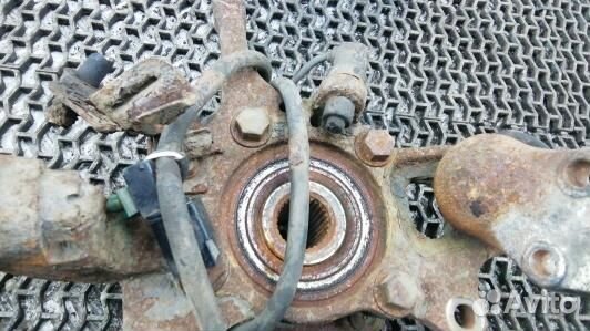 Ступица передняя левая mitsubishi L200 K4T (EEA17K