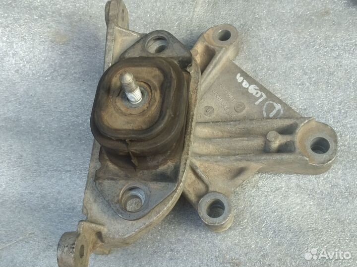 Кронштейн, опора, подушка акп Renault Logan