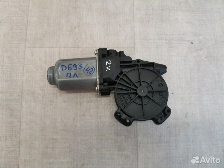 Моторчик стеклоподъемника передний правый Renault