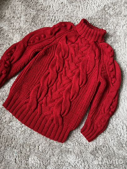 Свитер ручной работы красный