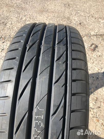 Maxxis Victra Sport SUV VS5 235/50 R19 99W