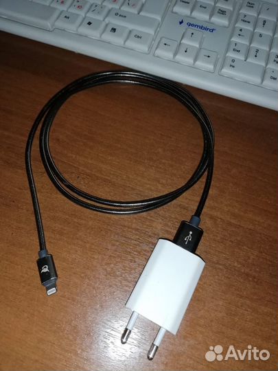 Зарядное устройство для iPhone