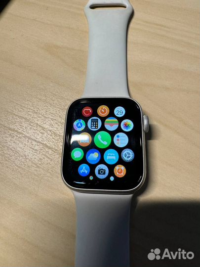 Apple Watch SE (1-го поколения)