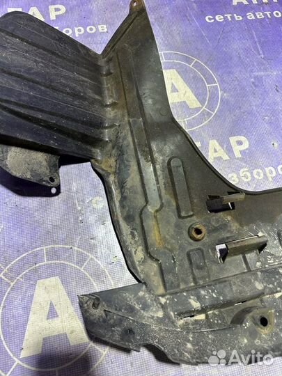 Пыльник двигателя правый Suzuki Sx 4 YA21S M16A