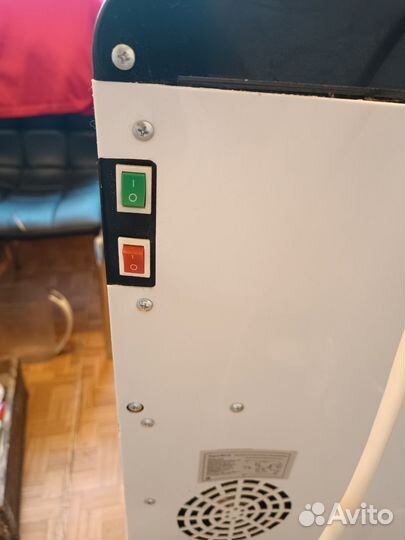 Кулер для воды напольный